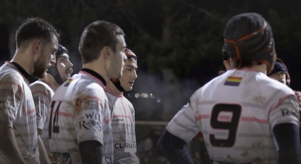 Disponible en replay sur France.TV, le documentaire "Fiertés Mêlées" nous plonge en immersion chez les Tou'Win, équipe de rugby inclusive toulousaine, alors que se prépare l'Union Cup, tournoi gay européen qui a eu lieu en 2023 à Birmingham. Pour jock.life, son réalisateur Valentin Ricart, revient sur le tournage. 