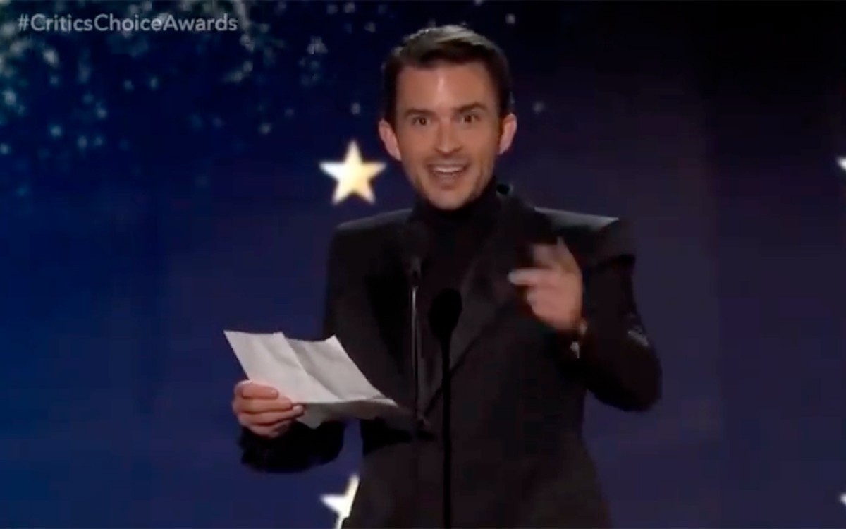 jonathan-bailey-critic-choice-awards